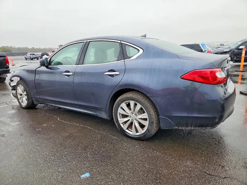2011 INFINITI M37 X  
