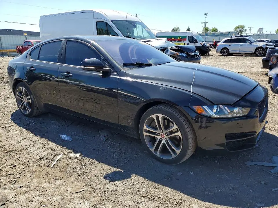 2017 JAGUAR XE PREMIUM  
