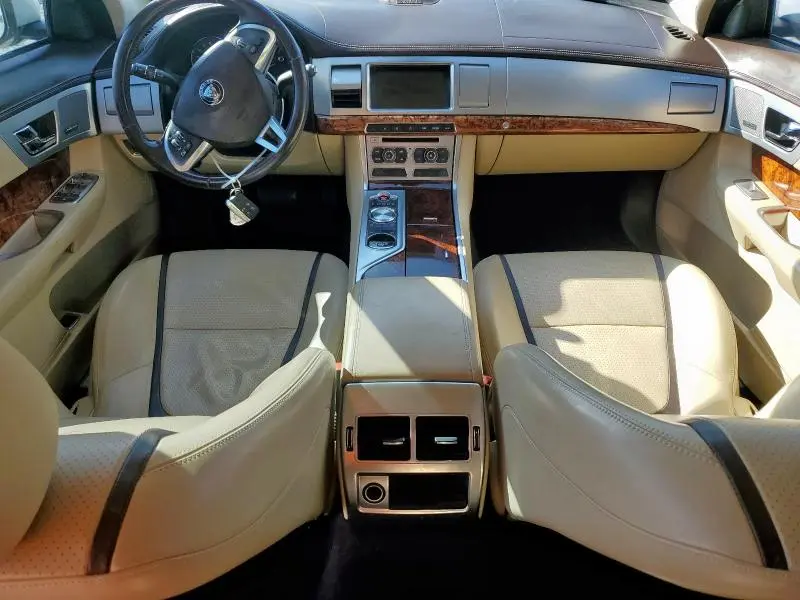 2015 JAGUAR XF 3.0 SPORT  