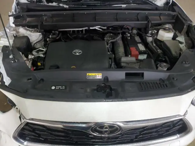 2022 TOYOTA HIGHLANDER PLATINUM  