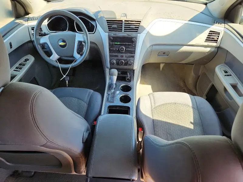 2010 CHEVROLET TRAVERSE LS  