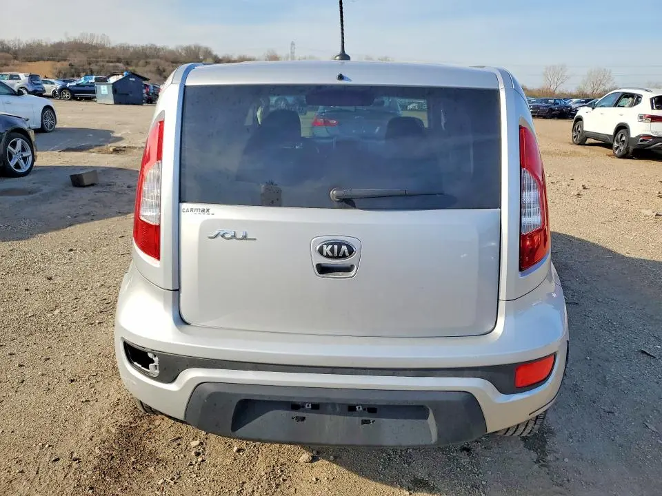 2013 KIA SOUL +  