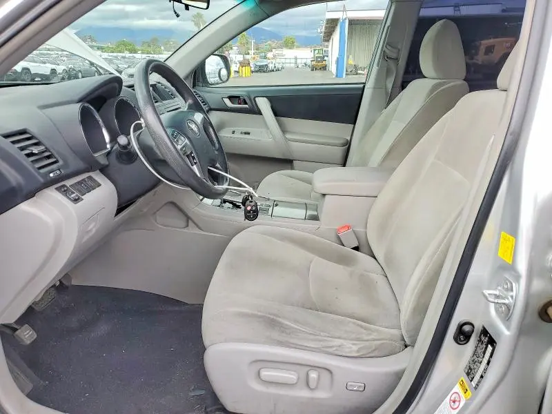 2011 TOYOTA HIGHLANDER BASE  