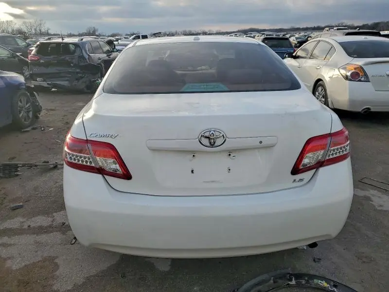 2011 TOYOTA CAMRY BASE  
