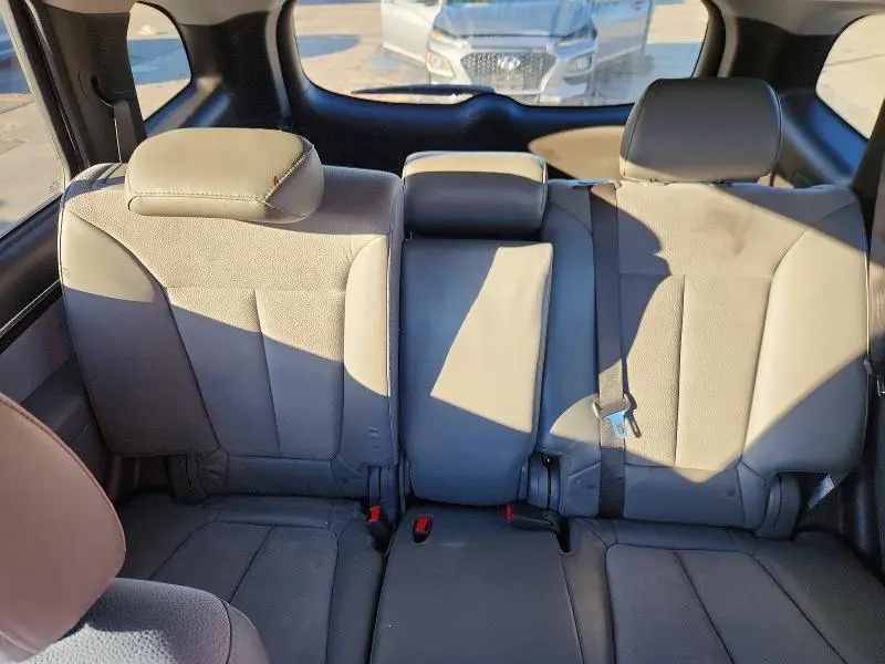 2012 HYUNDAI SANTA FE SE  