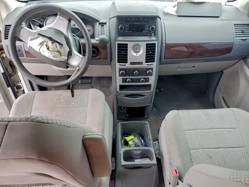 2010 CHRYSLER TOWN & COUNTRY LX  