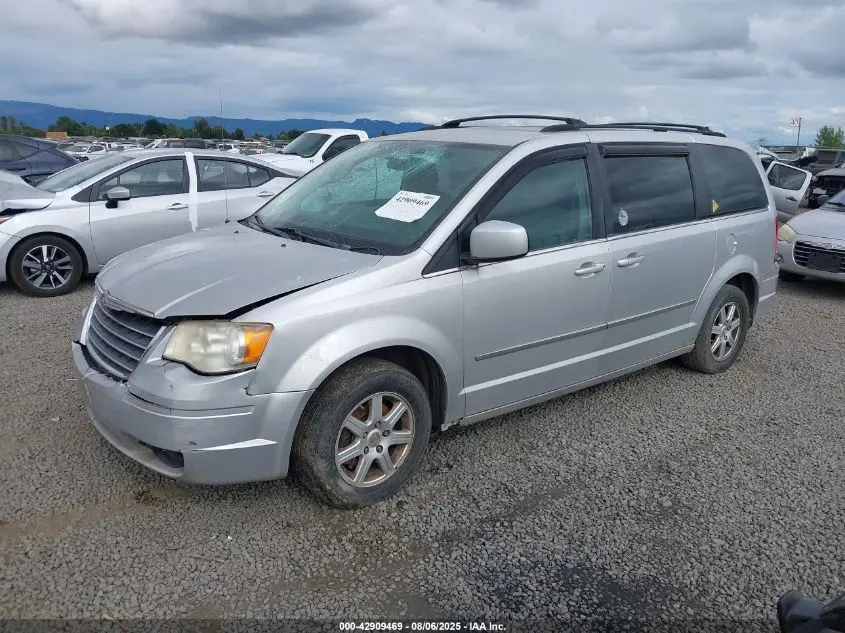 2010 CHRYSLER TOWN & COUNTRY TOURING