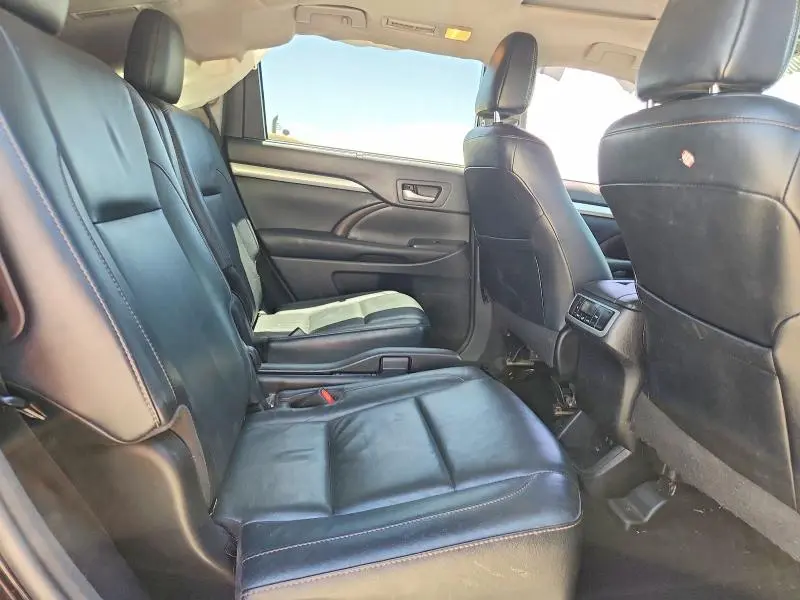 2018 TOYOTA HIGHLANDER XLE  