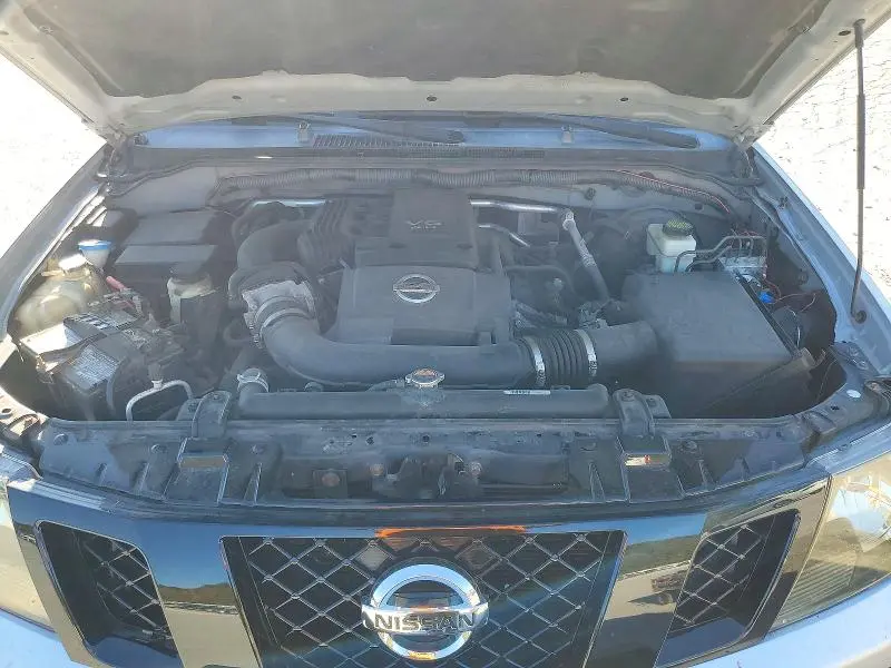 2011 NISSAN FRONTIER SV V6  