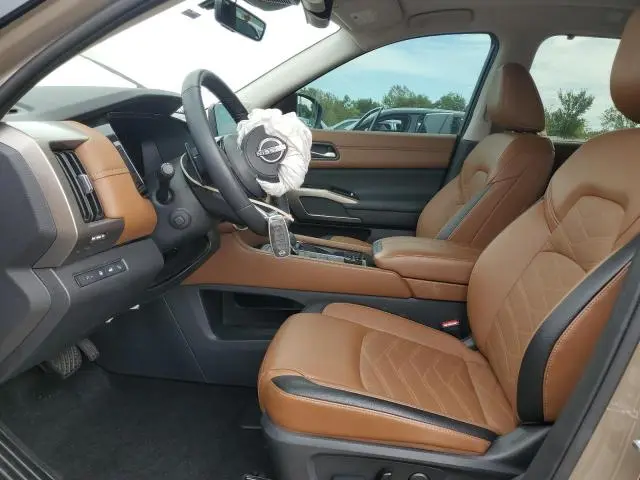 2024 NISSAN PATHFINDER PLATINUM  