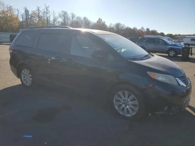 2011 TOYOTA SIENNA LE  