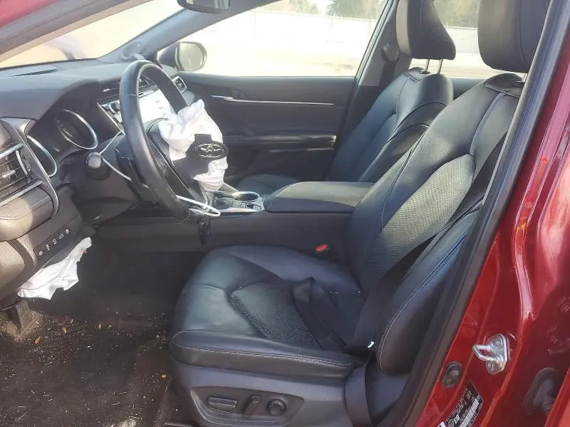 2018 TOYOTA CAMRY XLE V6  