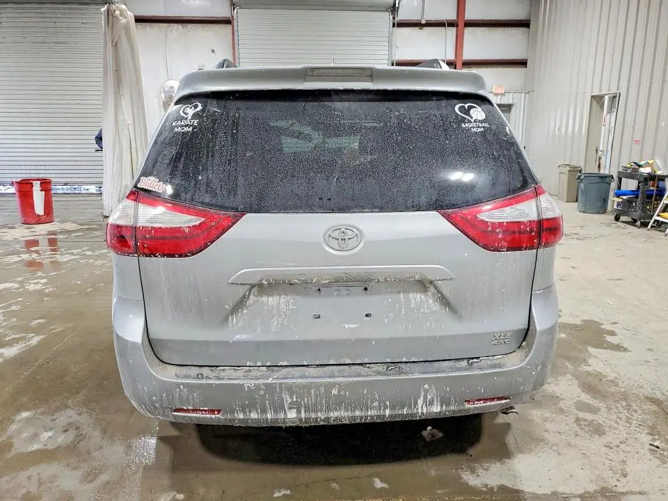 2019 TOYOTA SIENNA XLE PREMIUM 7-PASSENGER  