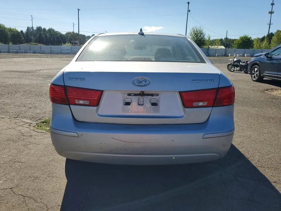 2010 HYUNDAI SONATA GLS  