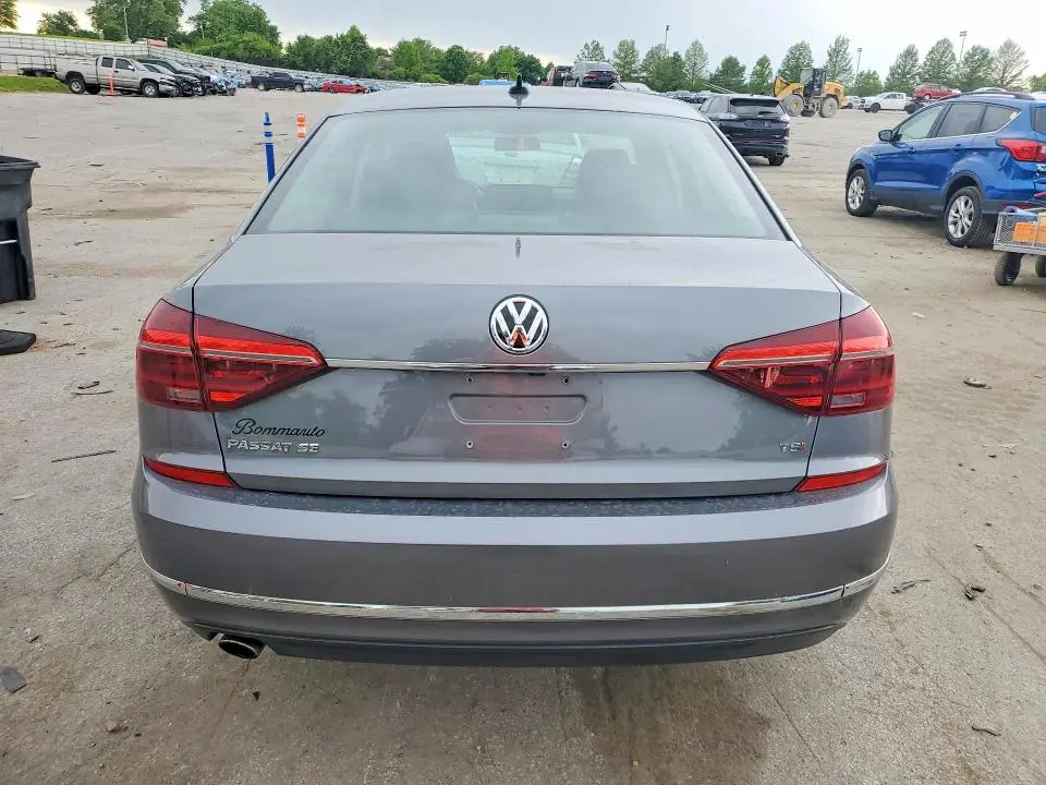 2017 VOLKSWAGEN PASSAT SE  