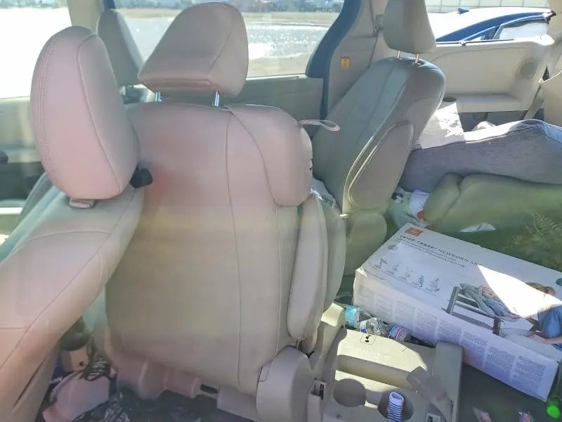 2011 TOYOTA SIENNA XLE 8-PASSENGER  