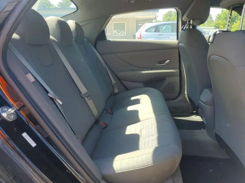 2024 HYUNDAI ELANTRA SE  
