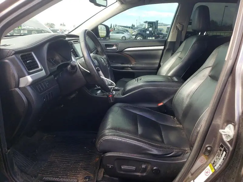 2016 TOYOTA HIGHLANDER XLE  