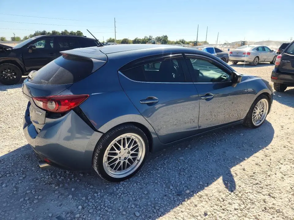 2015 MAZDA 3 TOURING  