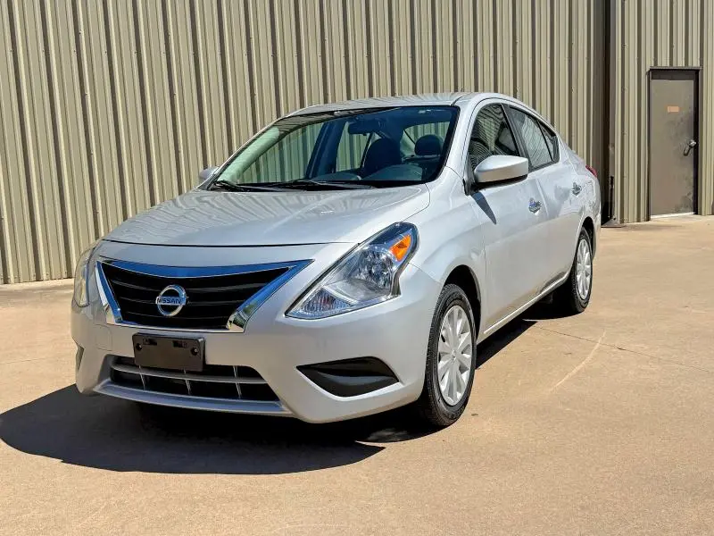 2018 NISSAN VERSA SV  