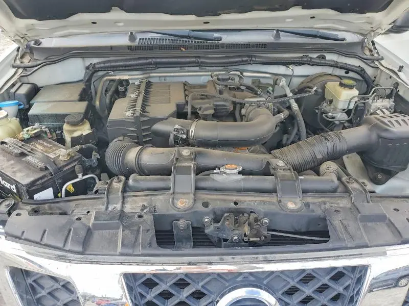 2013 NISSAN FRONTIER S  