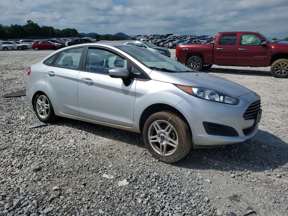 2017 FORD FIESTA SE  