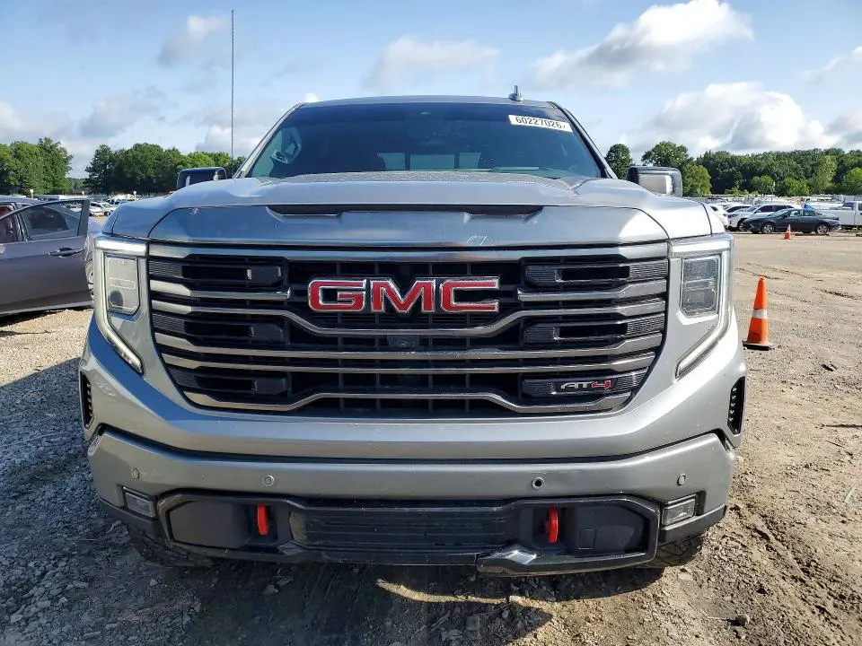 2024 GMC SIERRA K1500 AT4  