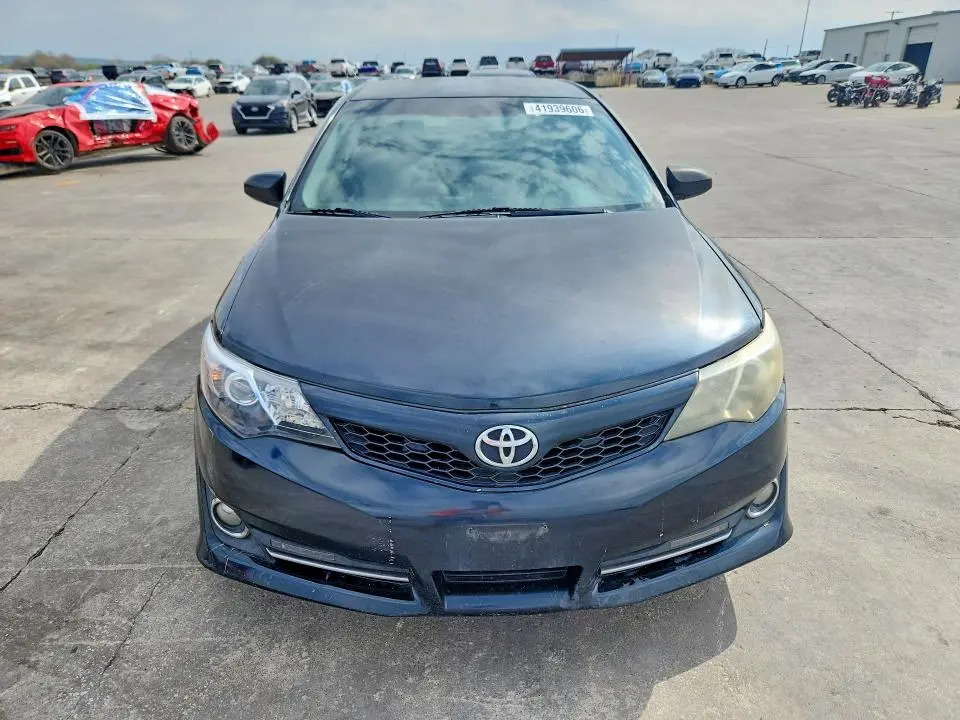2013 TOYOTA CAMRY SE  