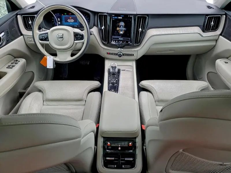 2022 VOLVO XC60 B6 INSCRIPTION  