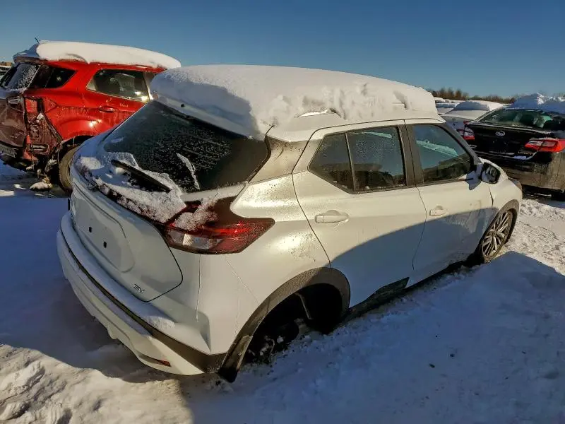 2022 NISSAN KICKS SV  