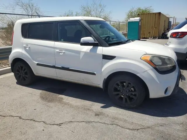 2013 KIA SOUL +  