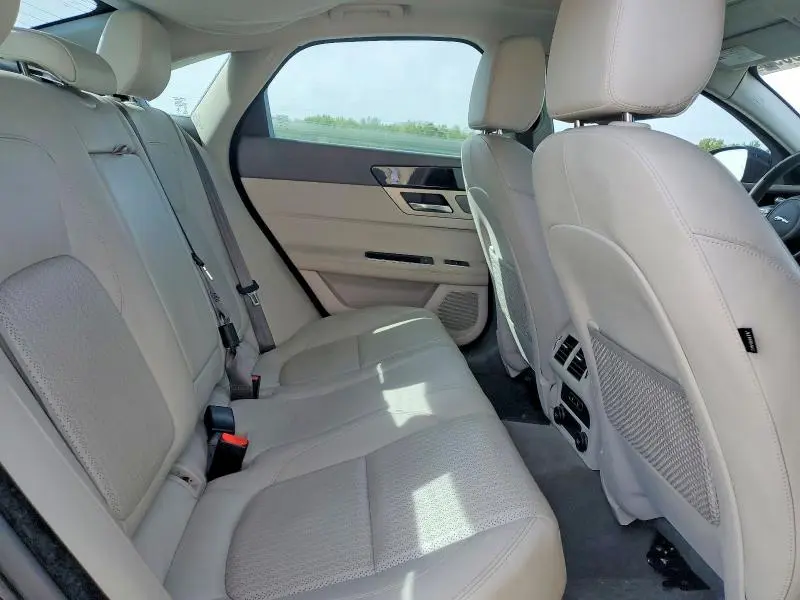 2016 JAGUAR XF PRESTIGE  