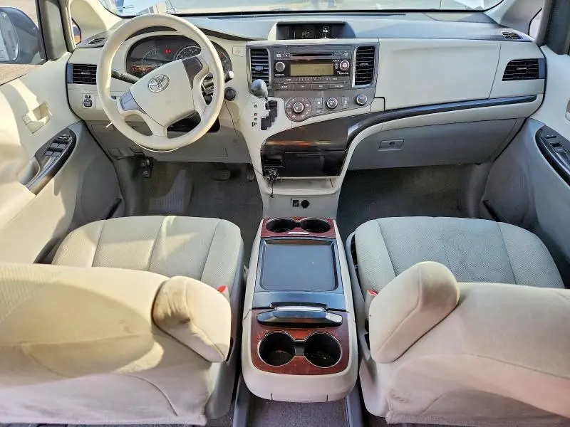 2012 TOYOTA SIENNA   
