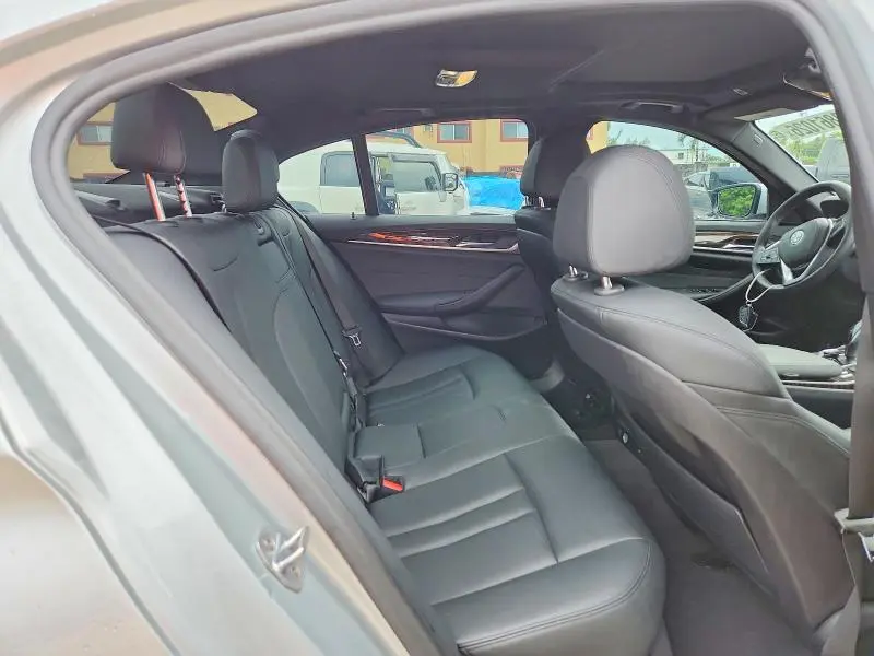 2020 BMW 530 I  