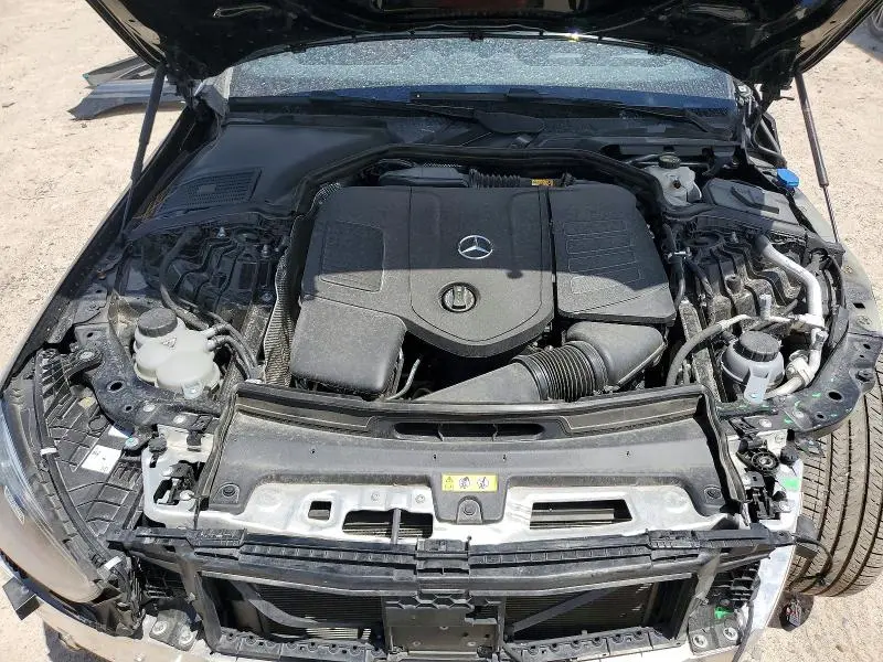2025 MERCEDES-BENZ C 300  
