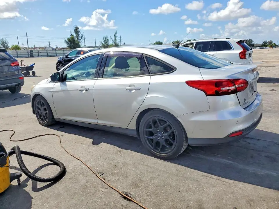 2016 FORD FOCUS SE  