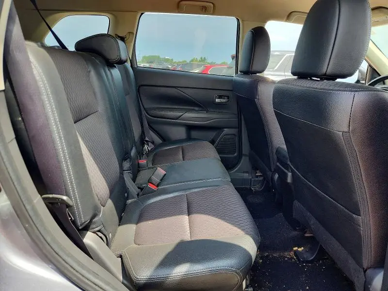 2015 MITSUBISHI OUTLANDER SE  