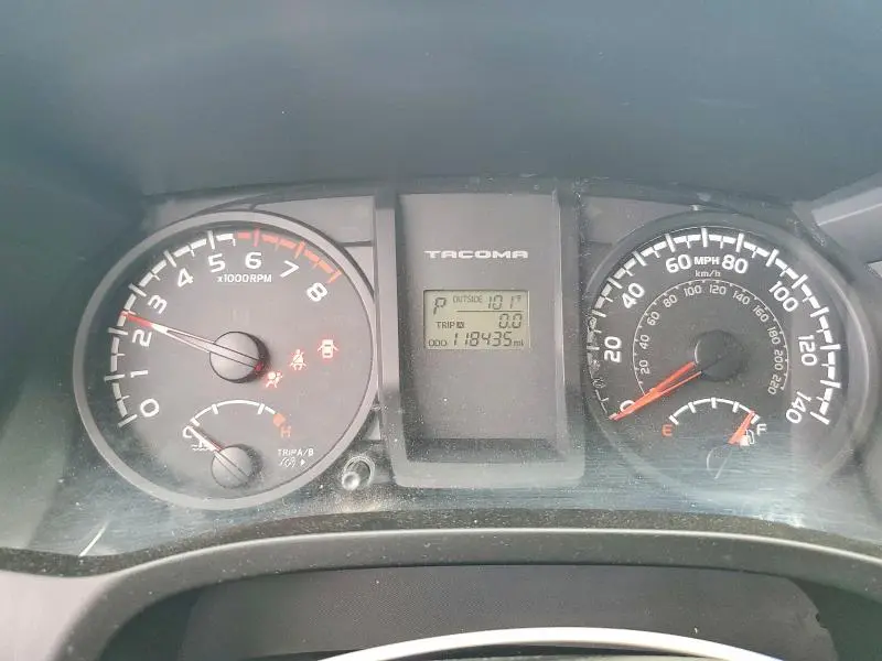 2017 TOYOTA TACOMA SR  