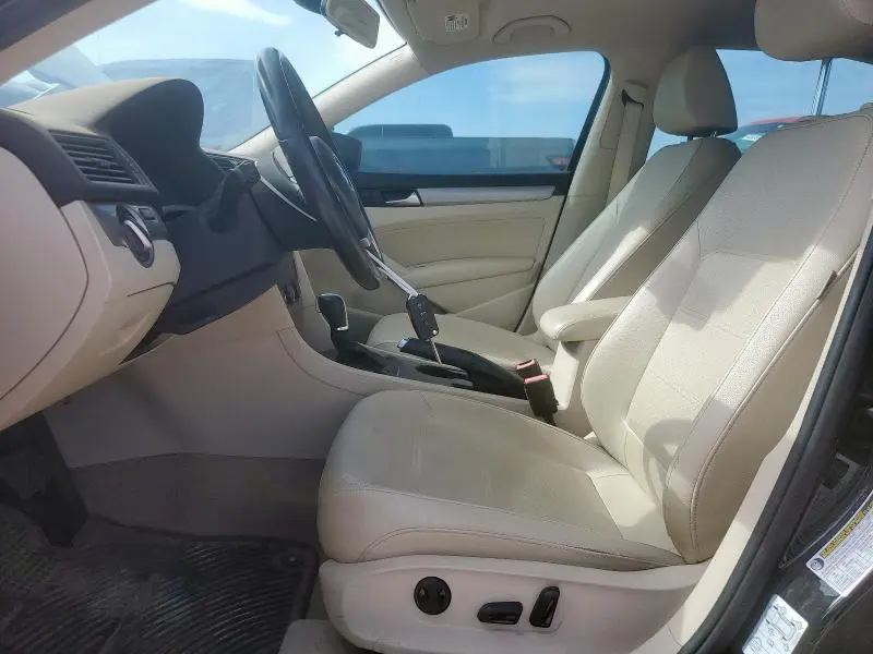 2014 VOLKSWAGEN PASSAT S  