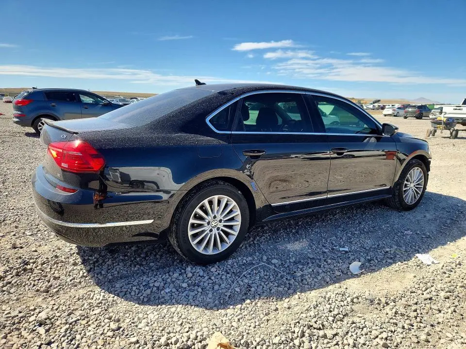 2016 VOLKSWAGEN PASSAT SE  