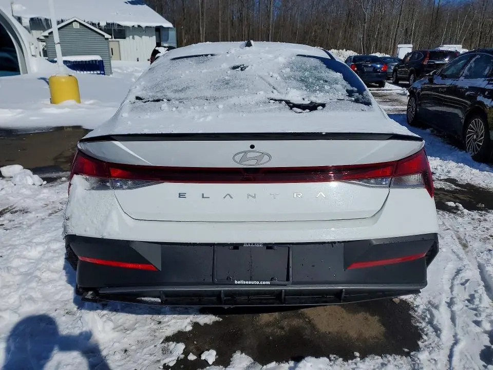 2025 HYUNDAI ELANTRA SEL SPORT  