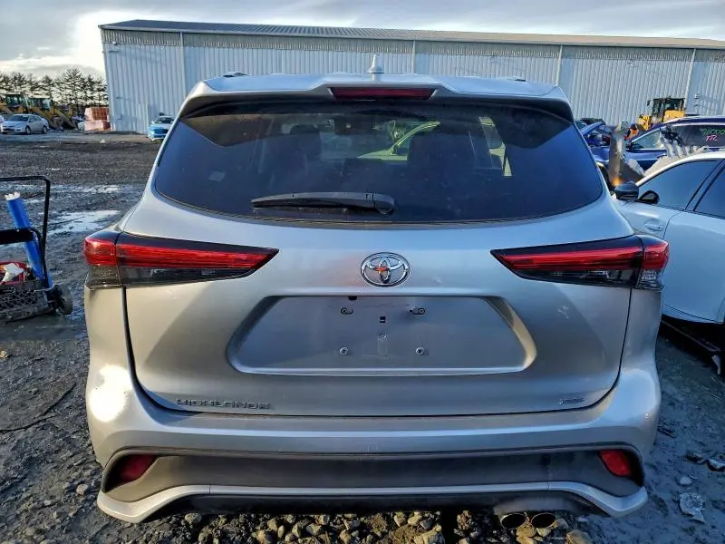 2022 TOYOTA HIGHLANDER XSE  