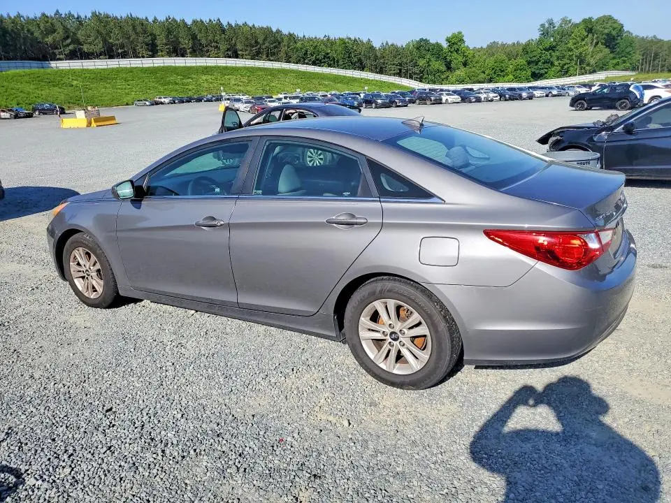 2013 HYUNDAI SONATA GLS  