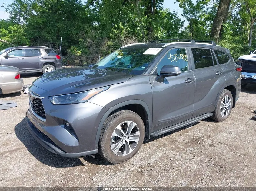 2023 TOYOTA HIGHLANDER XLE