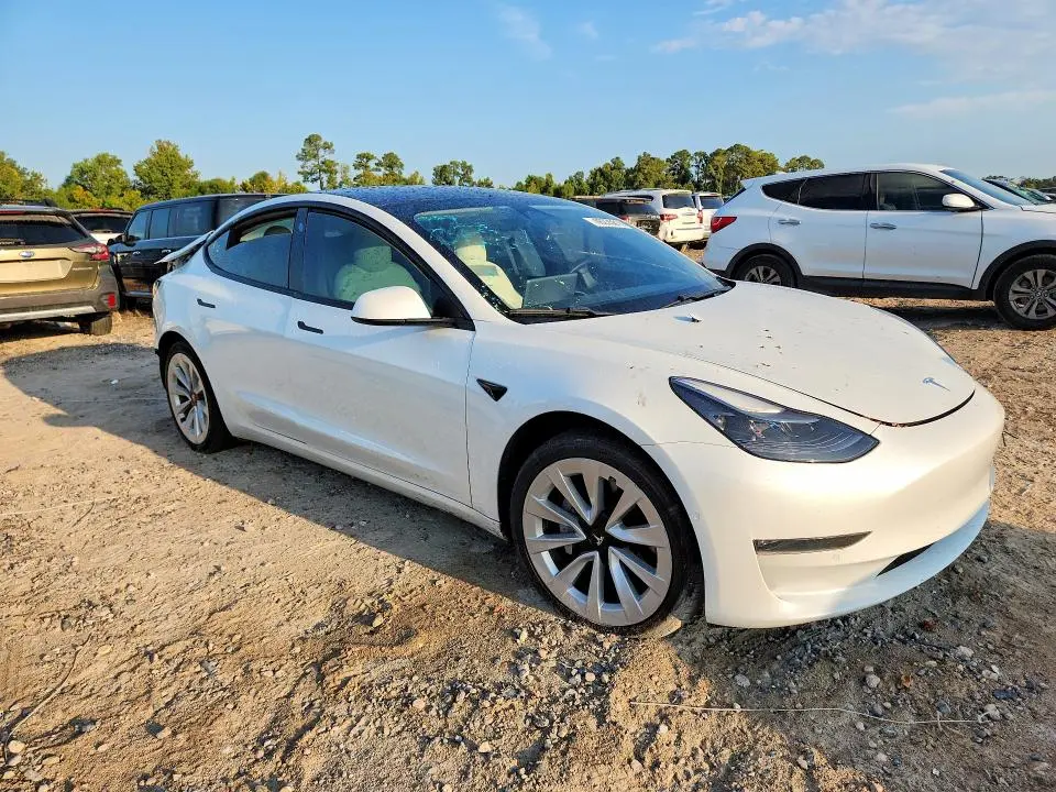 2021 TESLA MODEL 3   