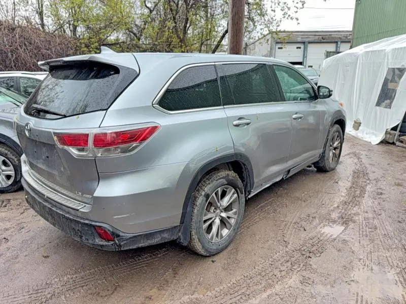 2014 TOYOTA HIGHLANDER LE  