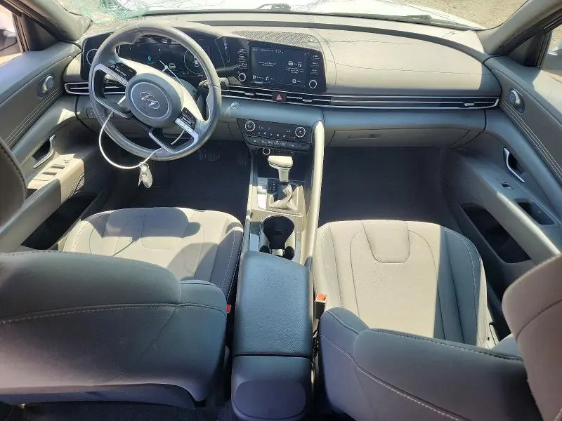 2021 HYUNDAI ELANTRA SEL  