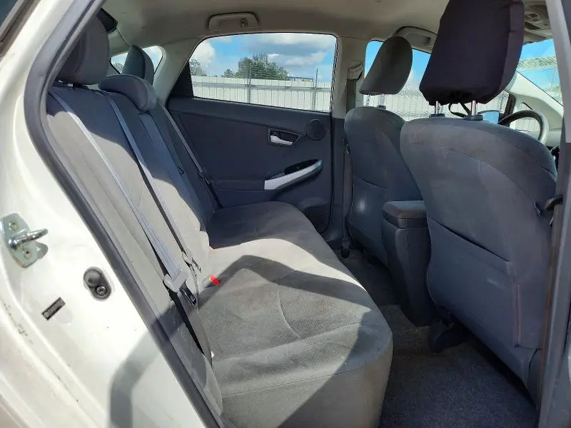 2010 TOYOTA PRIUS III  