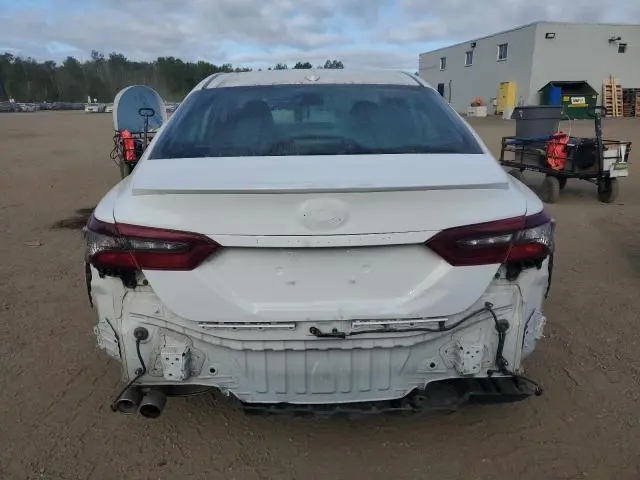 2022 TOYOTA CAMRY XLE  