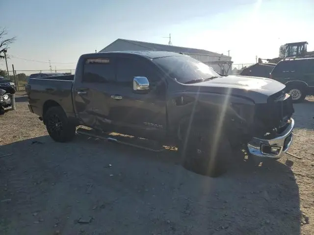 2017 NISSAN TITAN SV  